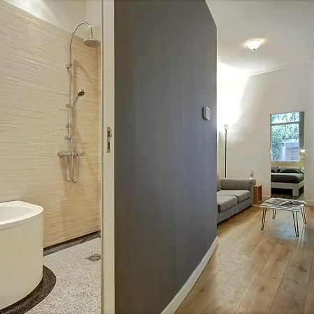 The Crown Apartment *
